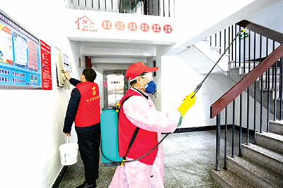 為加強(qiáng)疫情防控 杭州富陽區(qū)委組織部組織機(jī)關(guān)干部進(jìn)社區(qū)